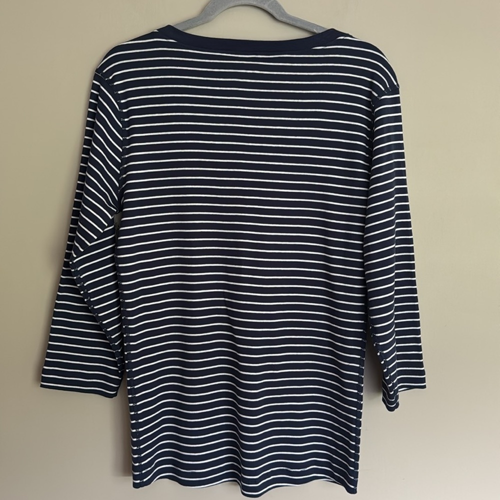 NWT- Three Dots vneck 3/4 sleeve striped shirt Blue & white striped, size XL - Picture 5 of 9